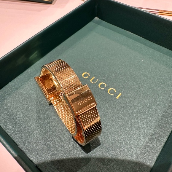 Gucci Gold Watch with Tricolor Dial - Picture 4 of 10